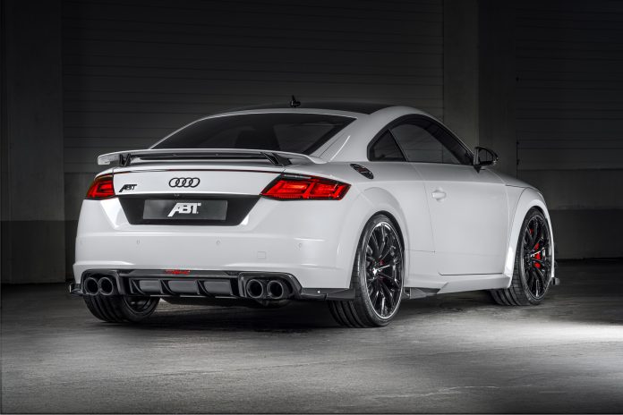 audi tt rs-r