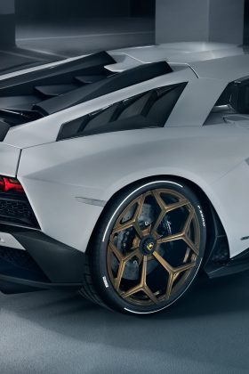 Aventador S