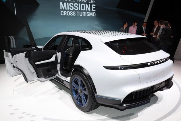 Mission E Cross Turismo