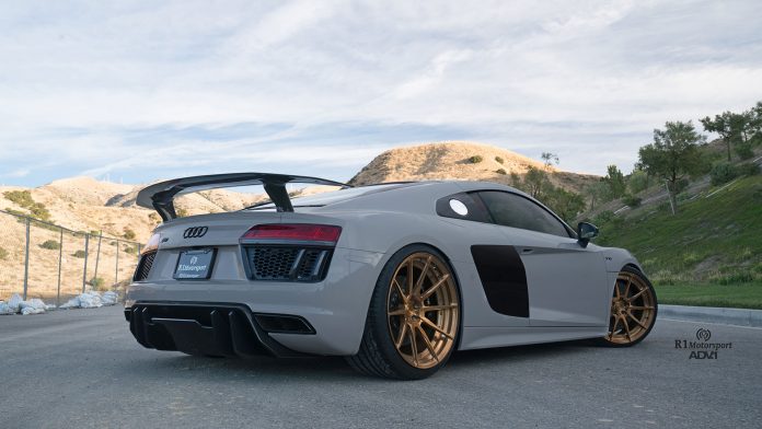 R8 V10 Plus