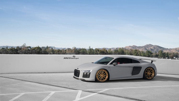 R8 V10 Plus