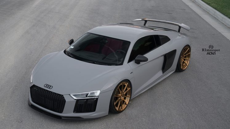 R8 V10 Plus