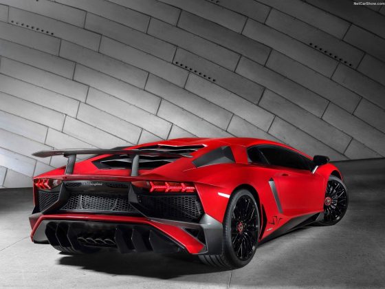 Aventador SV