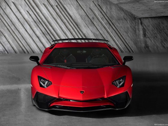 Aventador SV