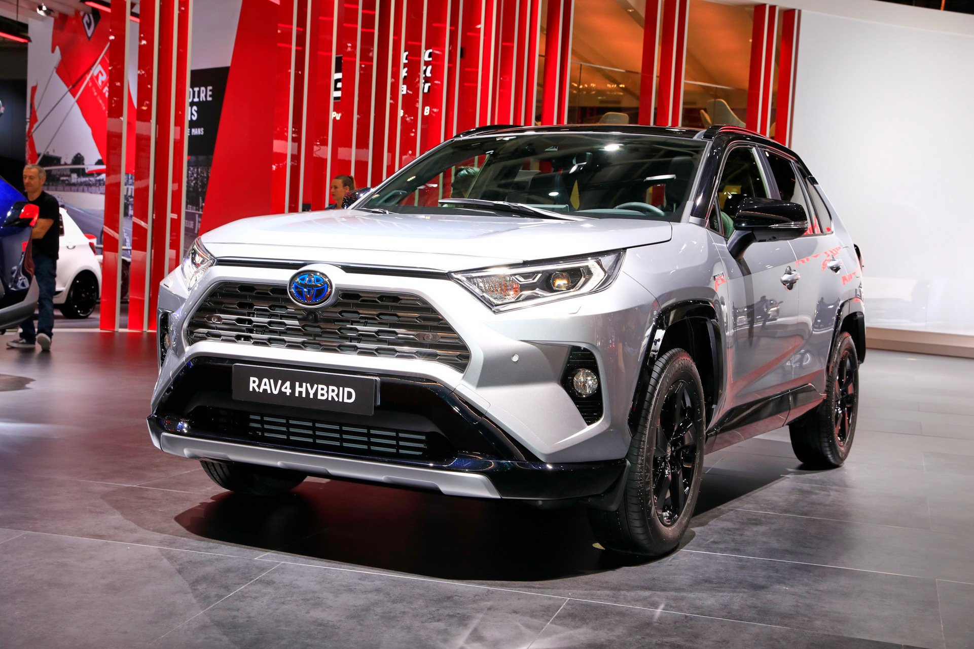 Toyota RAV4 Hybrid 2019 пристига със сериозна мощ Nastarta