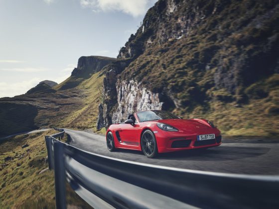 718 T