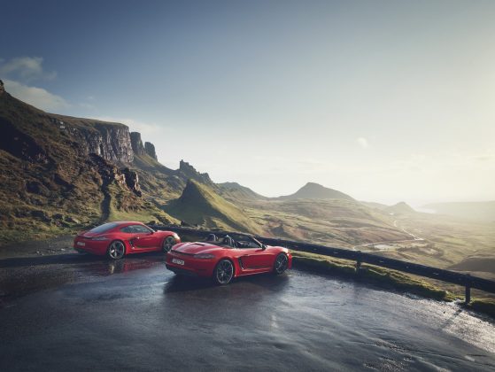 718 T